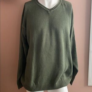 Mens Columbia sweater.